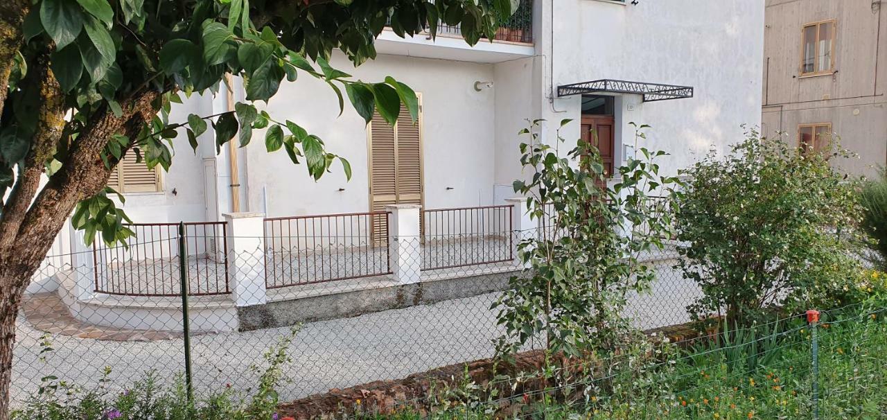 Casa Guastuglia Apartment กุบบีโอ ภายนอก รูปภาพ